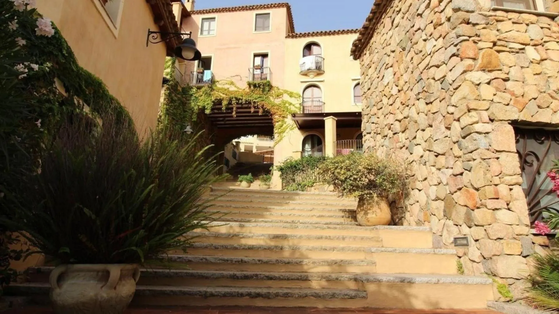 Apartment Wohnung In Villasimius Mit Moeblierter Terrasse